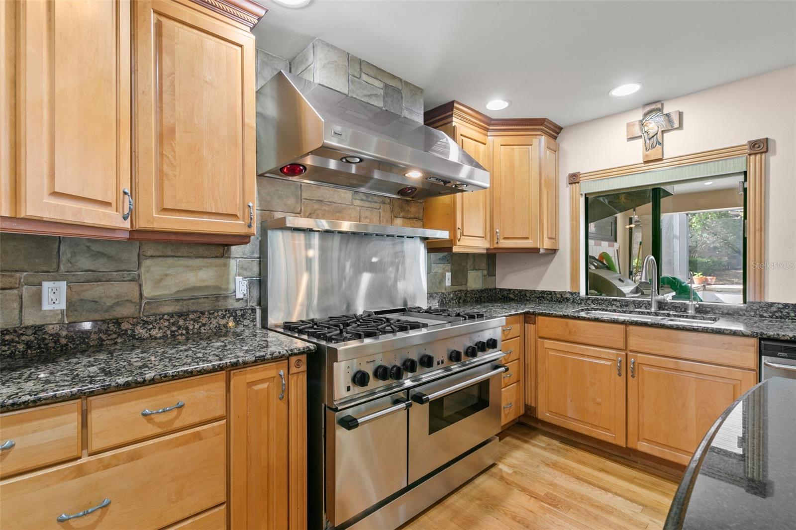 Image 20 of 72 For 3498 Shoreline Circle