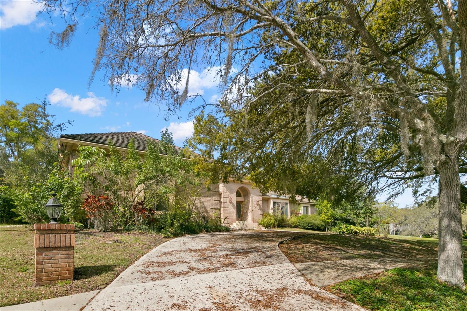 Image 4 of 72 For 3498 Shoreline Circle