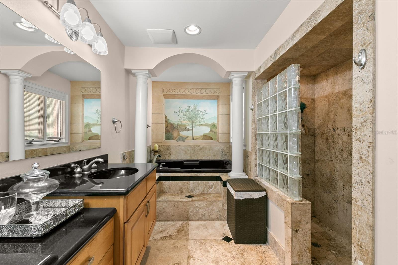 Image 46 of 72 For 3498 Shoreline Circle