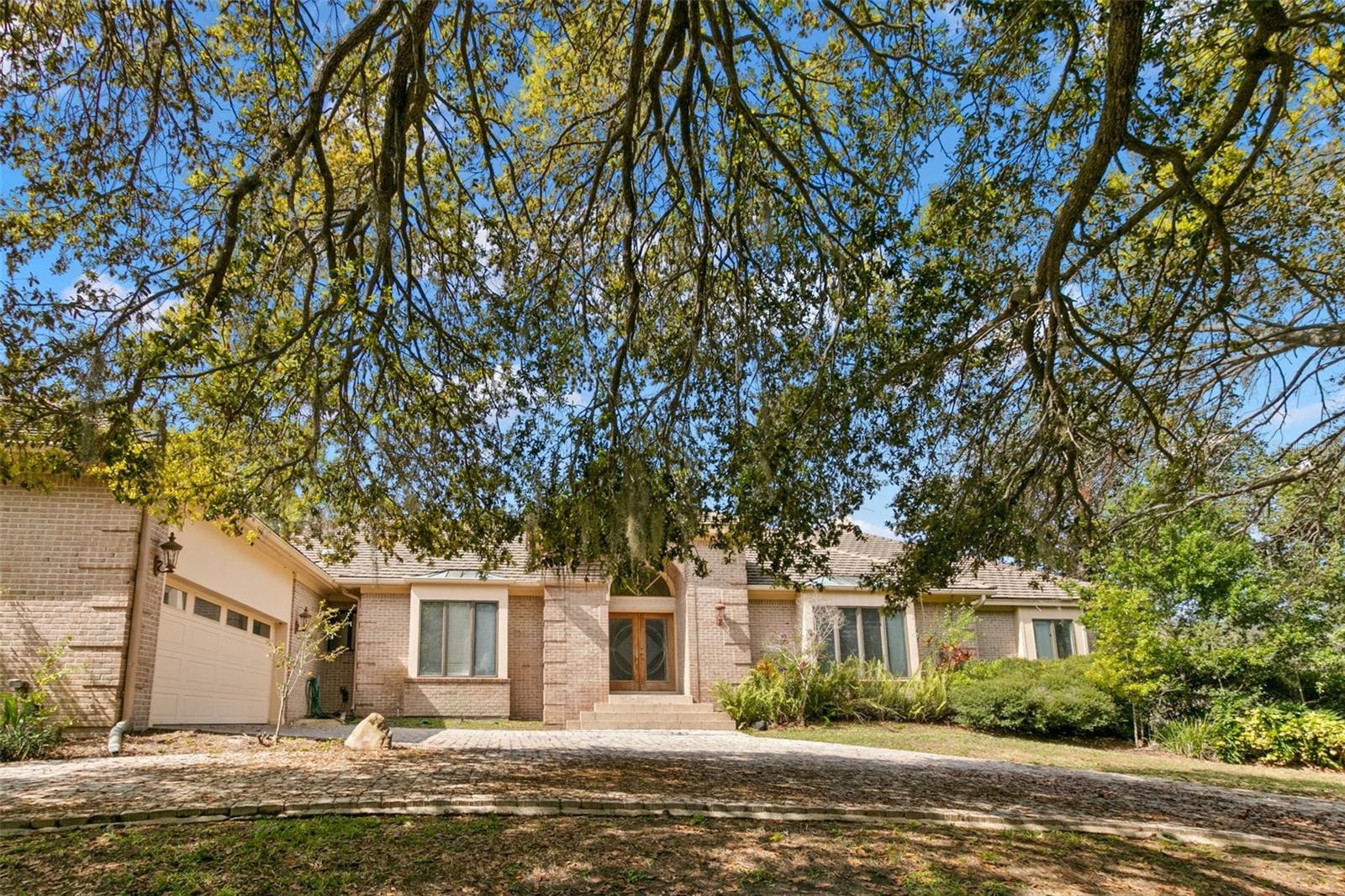 Image 5 of 72 For 3498 Shoreline Circle