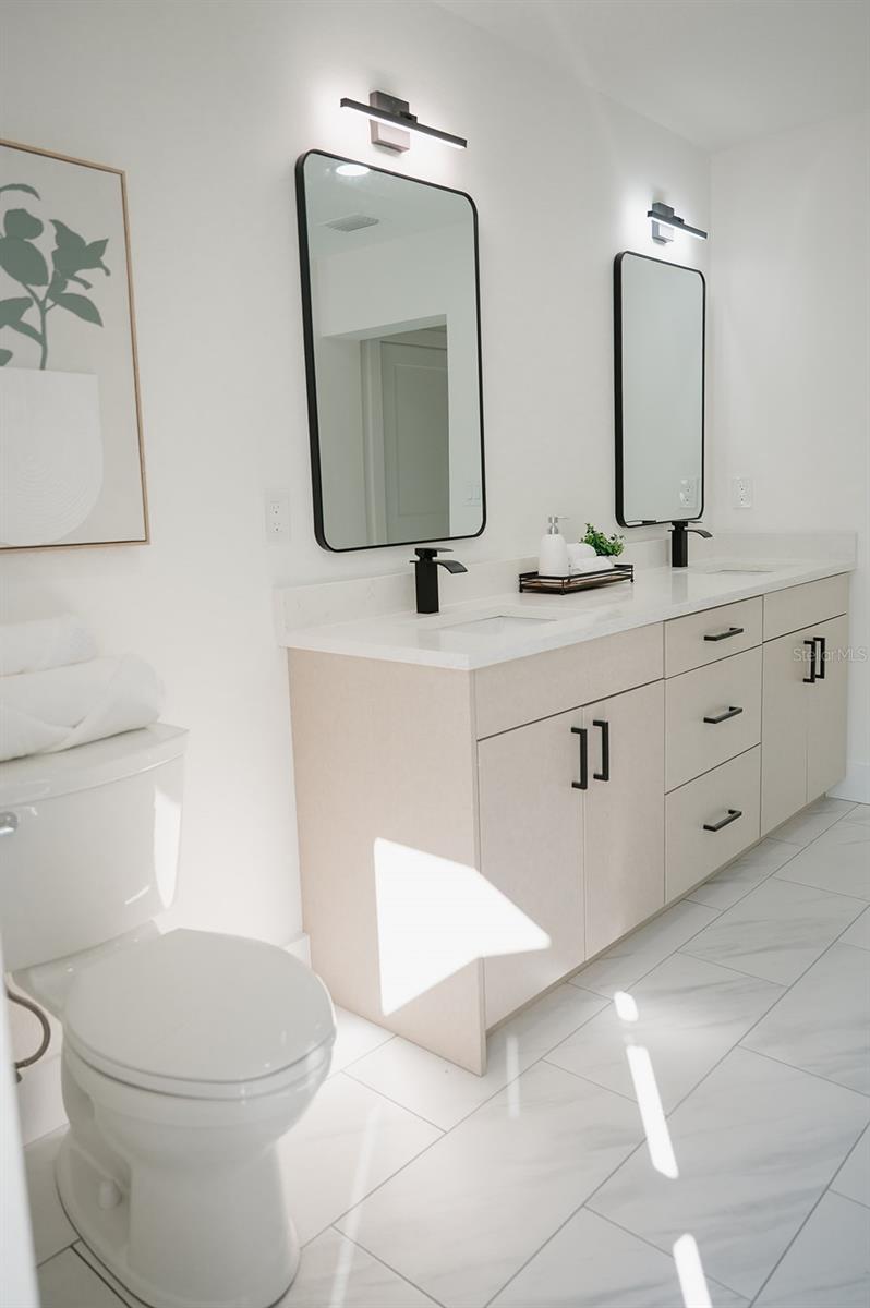 Image 26 of 56 For 909 Lake Charles Circle