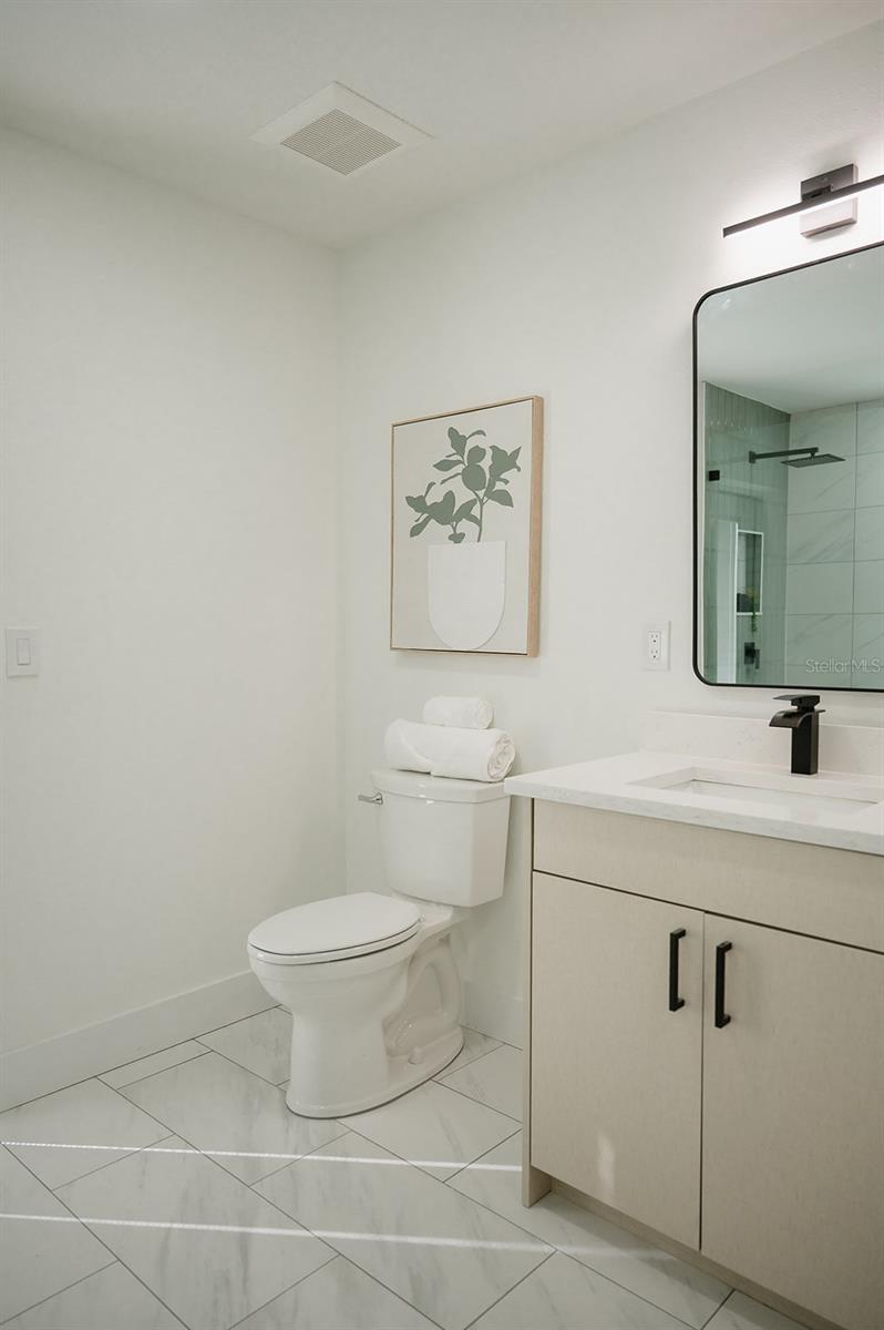 Image 27 of 56 For 909 Lake Charles Circle