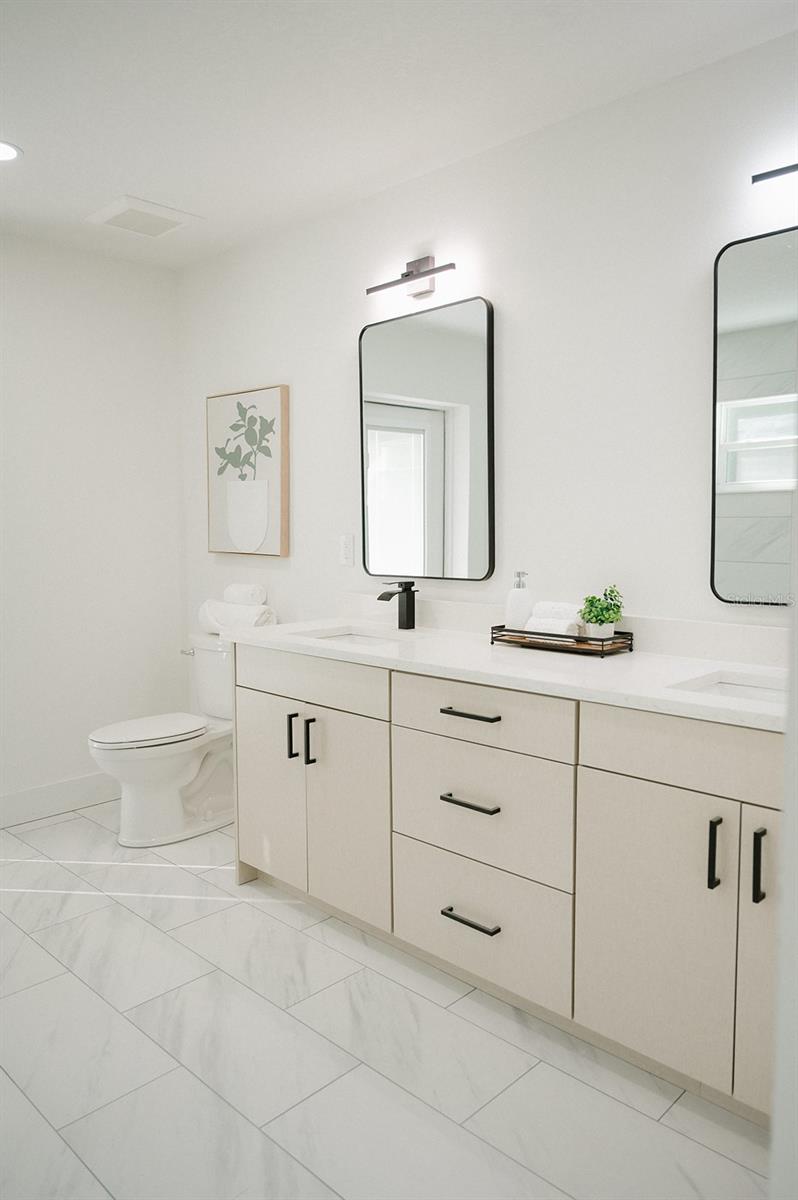 Image 29 of 56 For 909 Lake Charles Circle