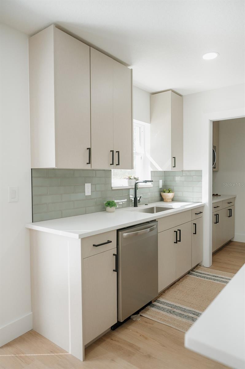 Image 40 of 56 For 909 Lake Charles Circle