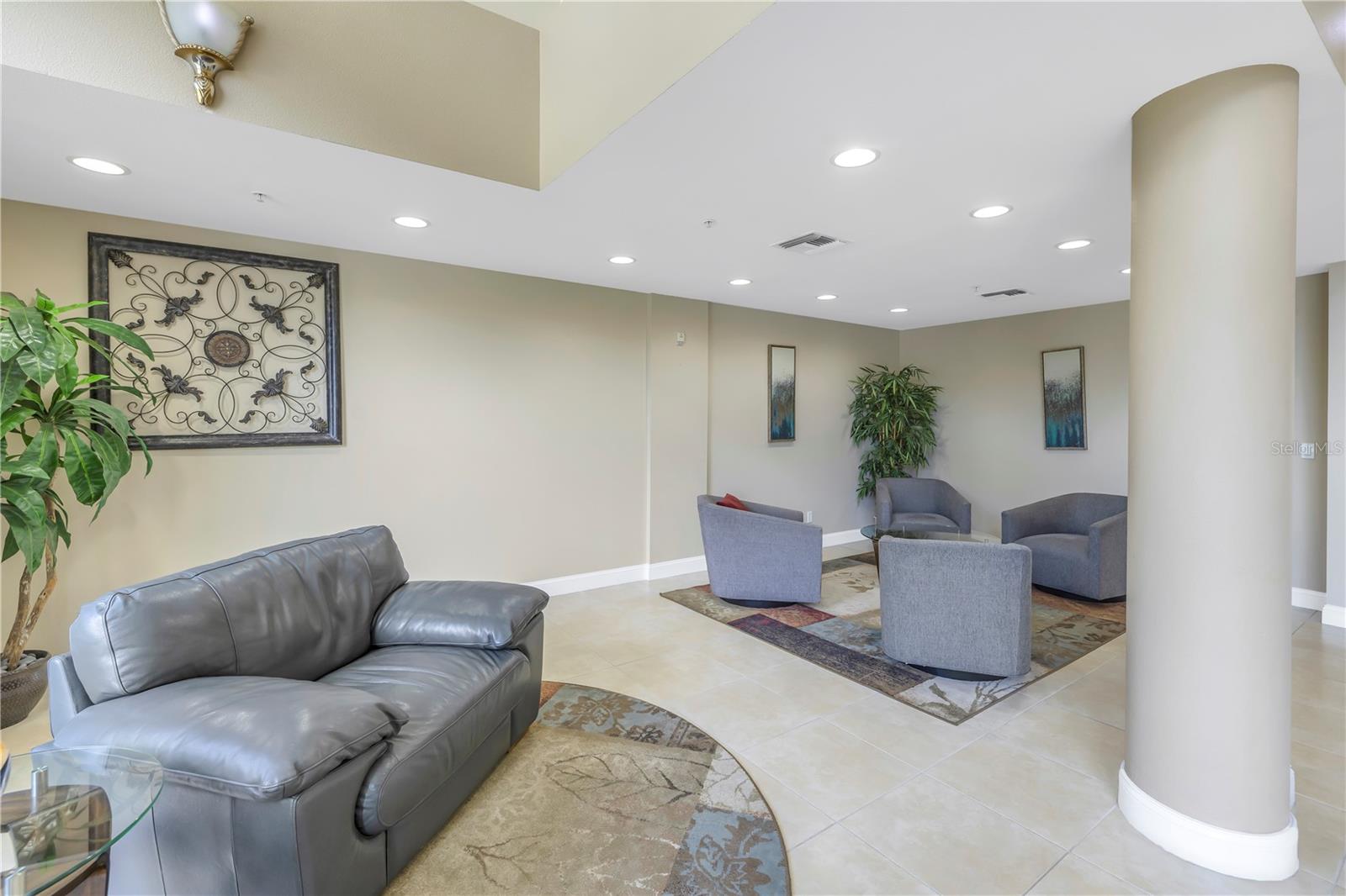 Image 4 of 45 For 750 4th Avenue S 401h