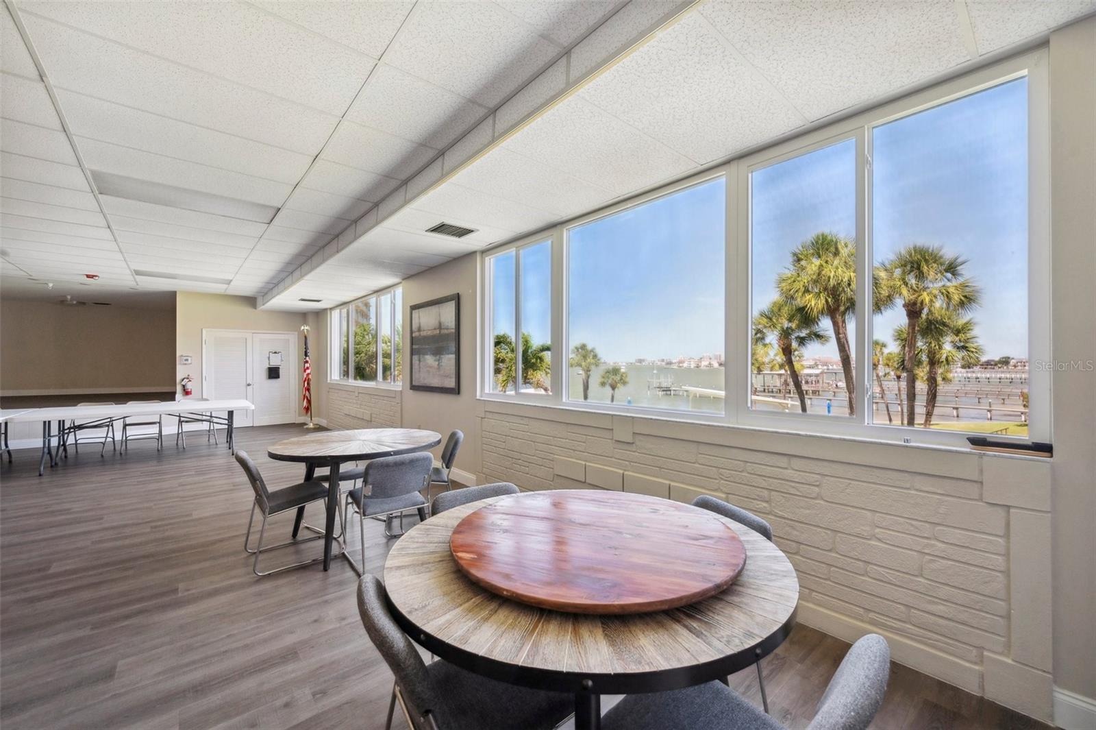 Image 43 of 69 For 100 Bluff View Drive 104a