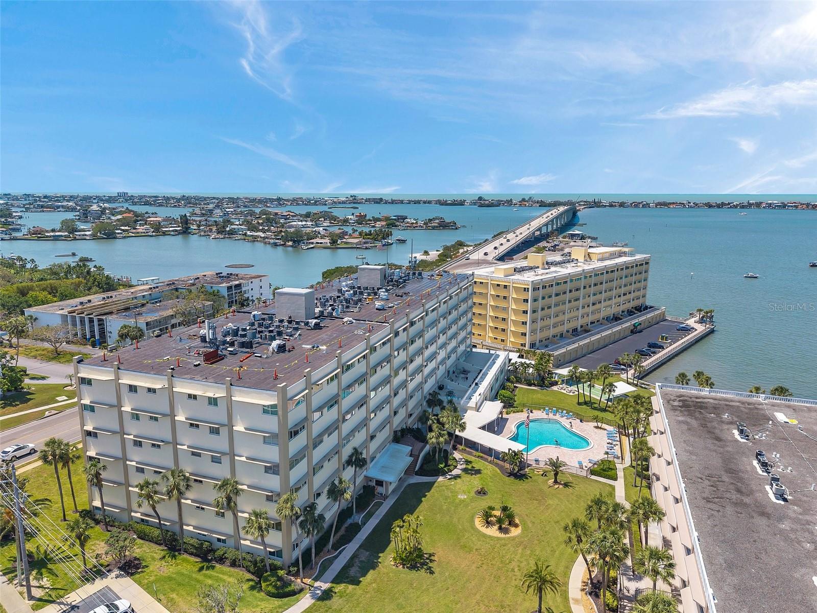 Image 5 of 69 For 100 Bluff View Drive 104a