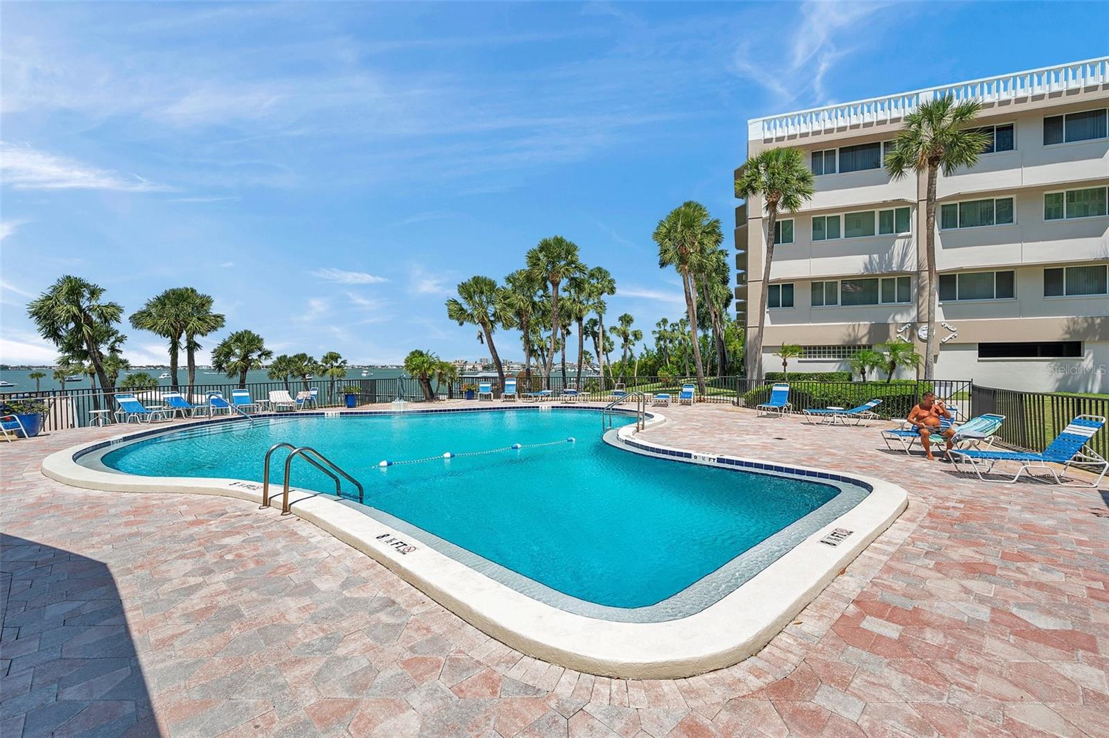 Image 60 of 69 For 100 Bluff View Drive 104a