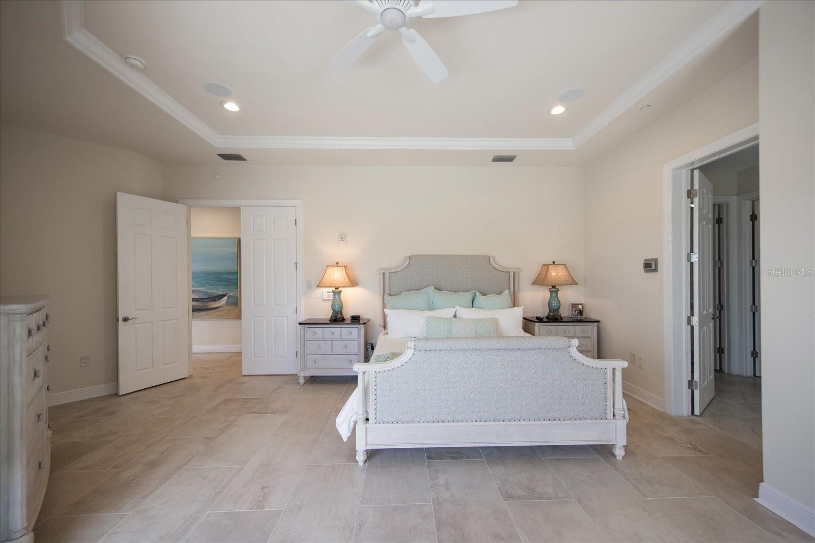 Image 14 of 38 For 205 Brightwater Drive 401