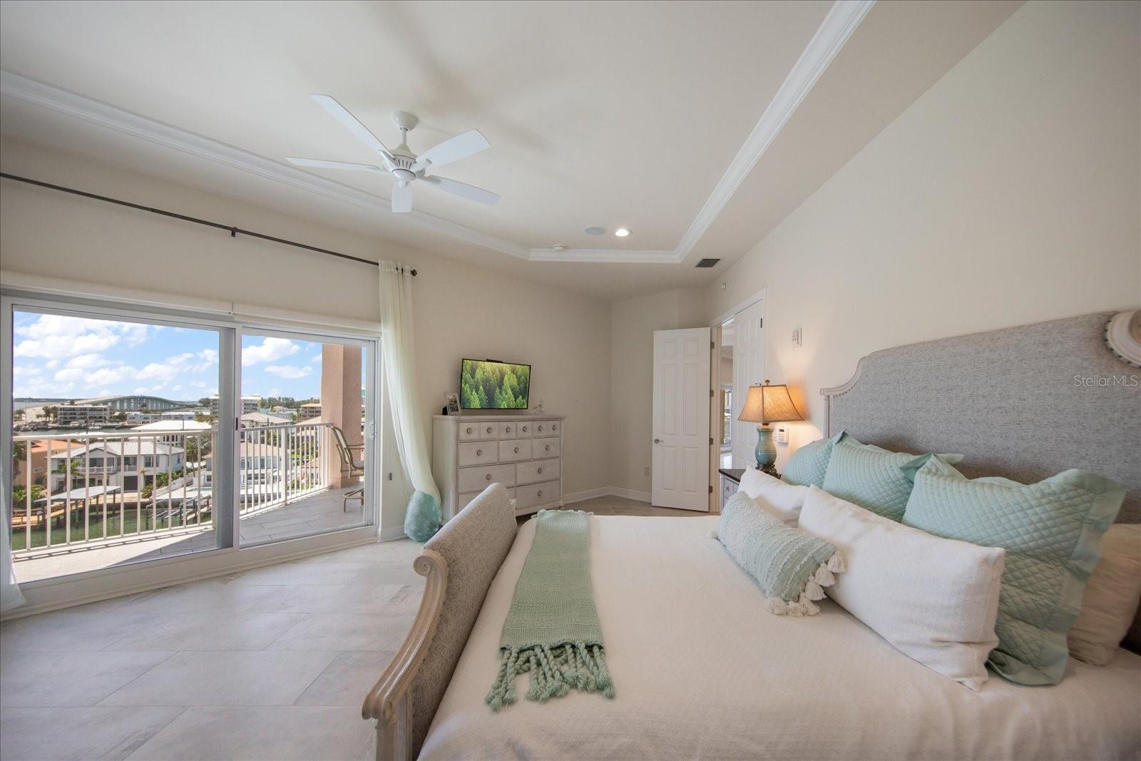 Image 15 of 38 For 205 Brightwater Drive 401