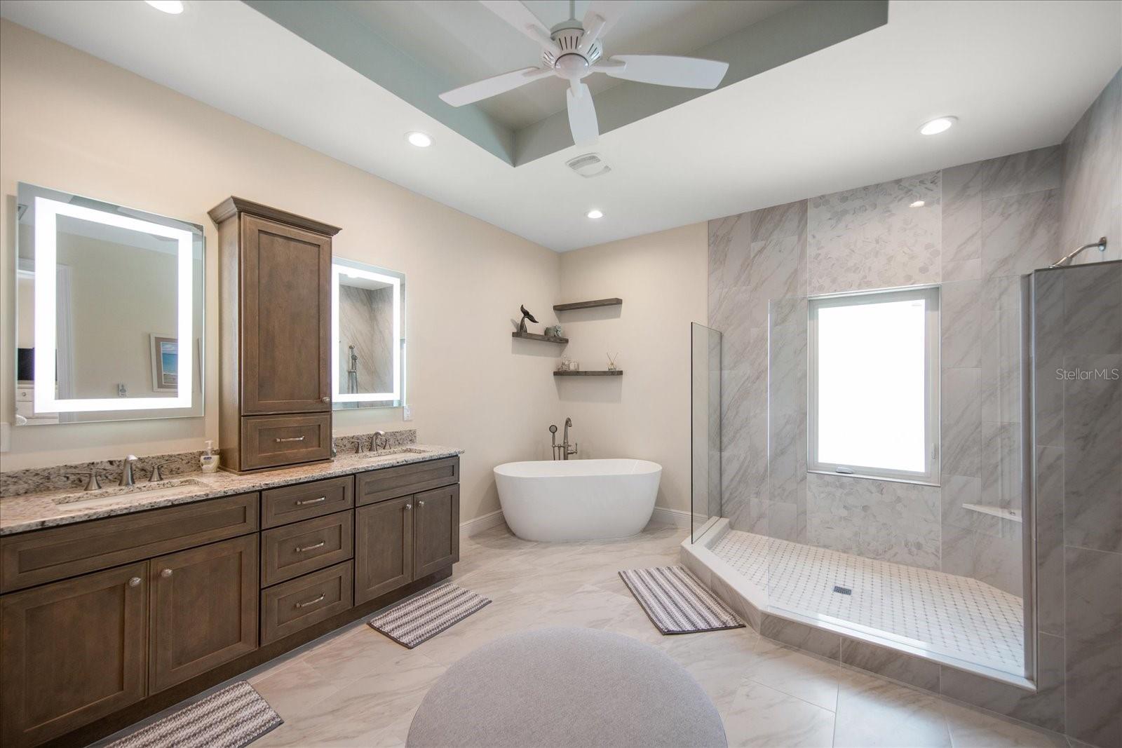 Image 16 of 38 For 205 Brightwater Drive 401