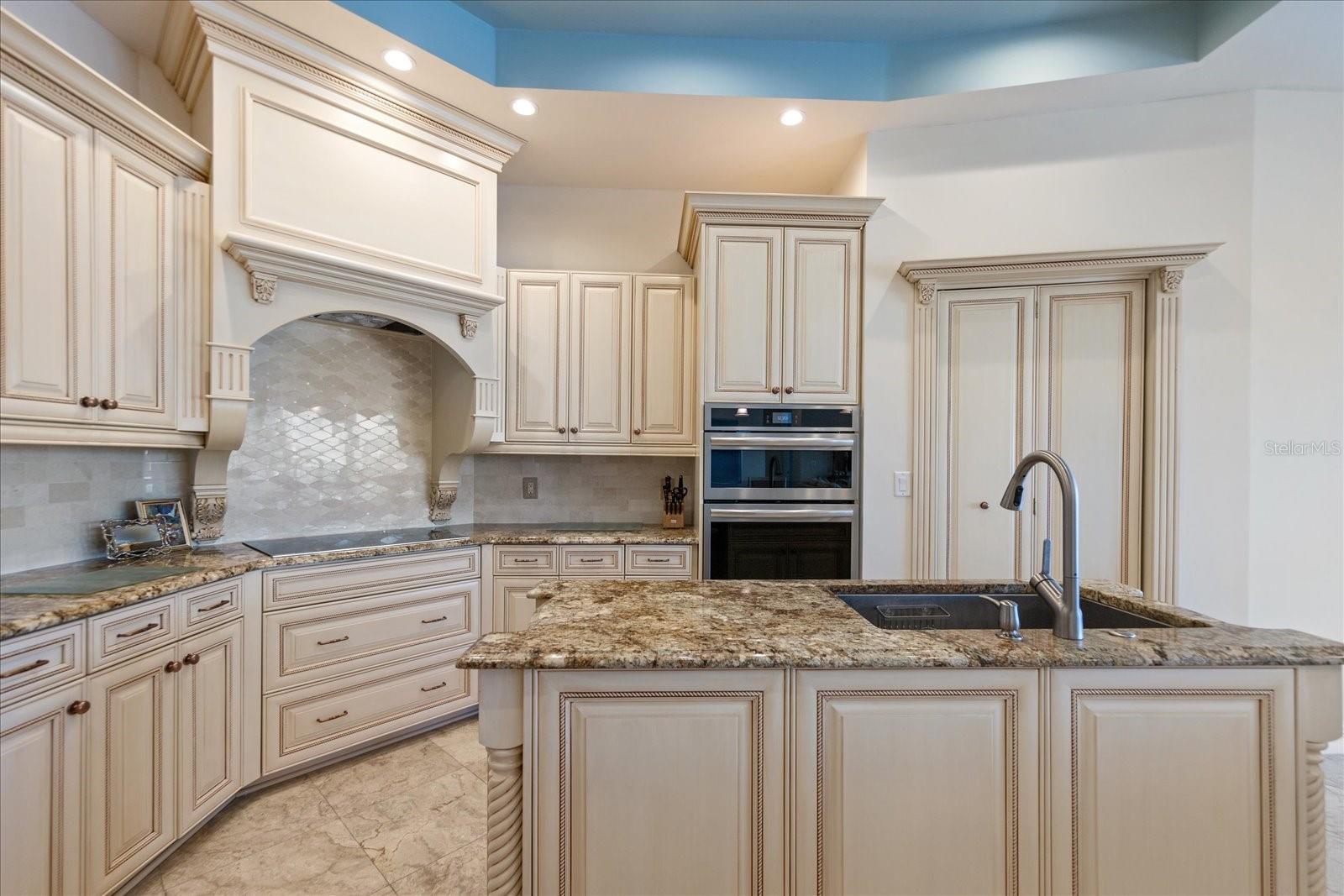 Image 7 of 38 For 205 Brightwater Drive 401
