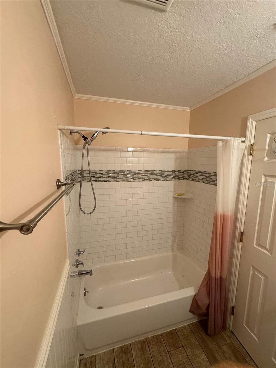 Image 14 of 16 For 490 14th Street Sw