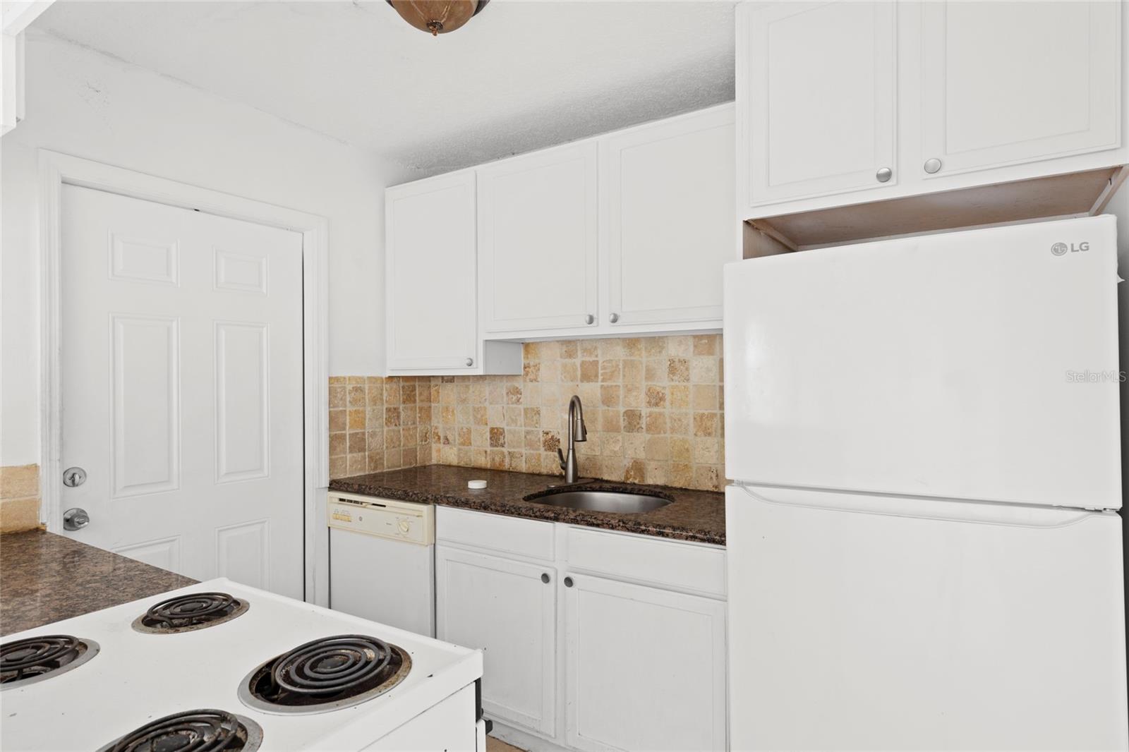 Image 10 of 21 For 817 Lighthouse Drive Unit A
