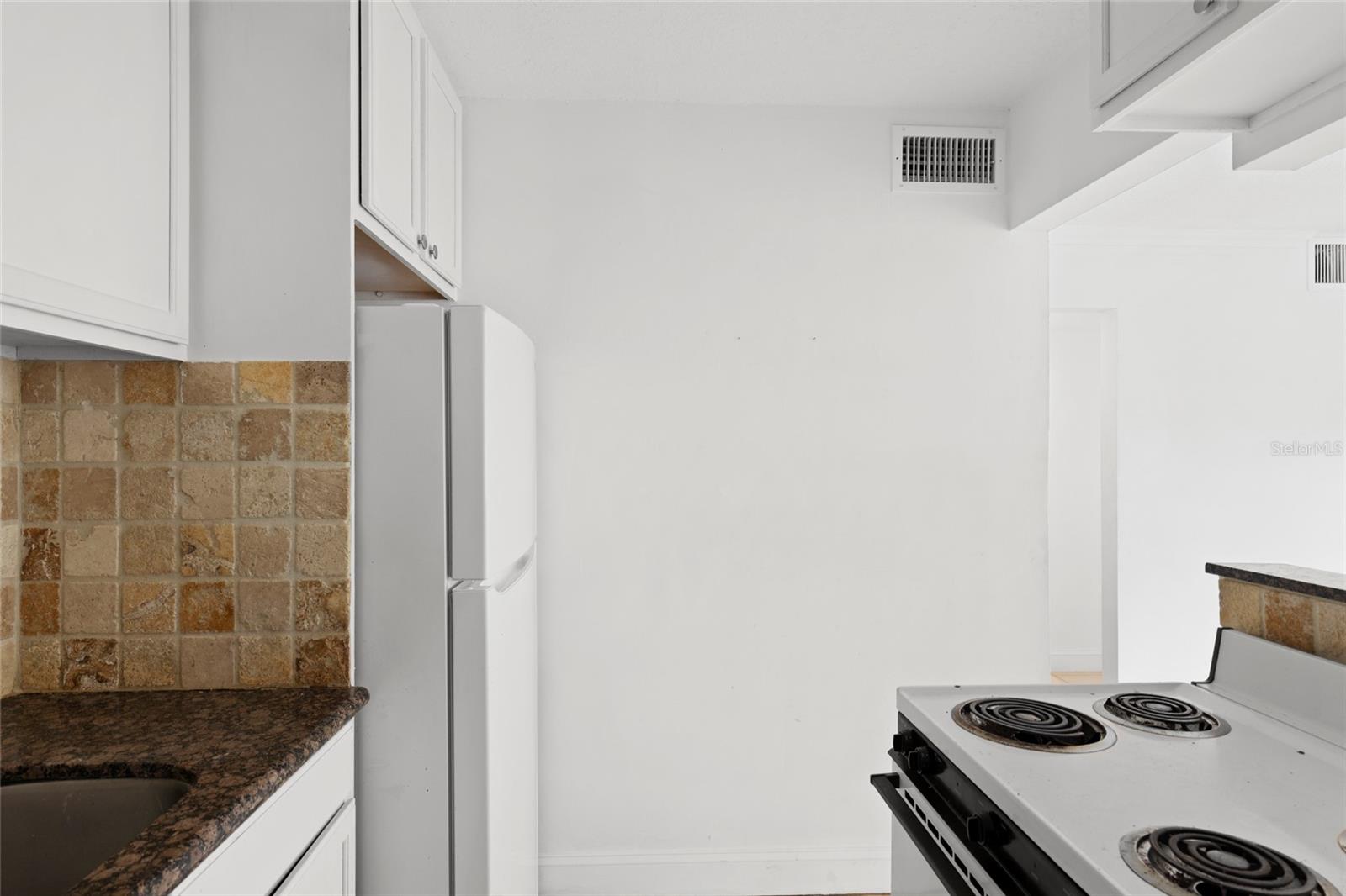 Image 11 of 21 For 817 Lighthouse Drive Unit A