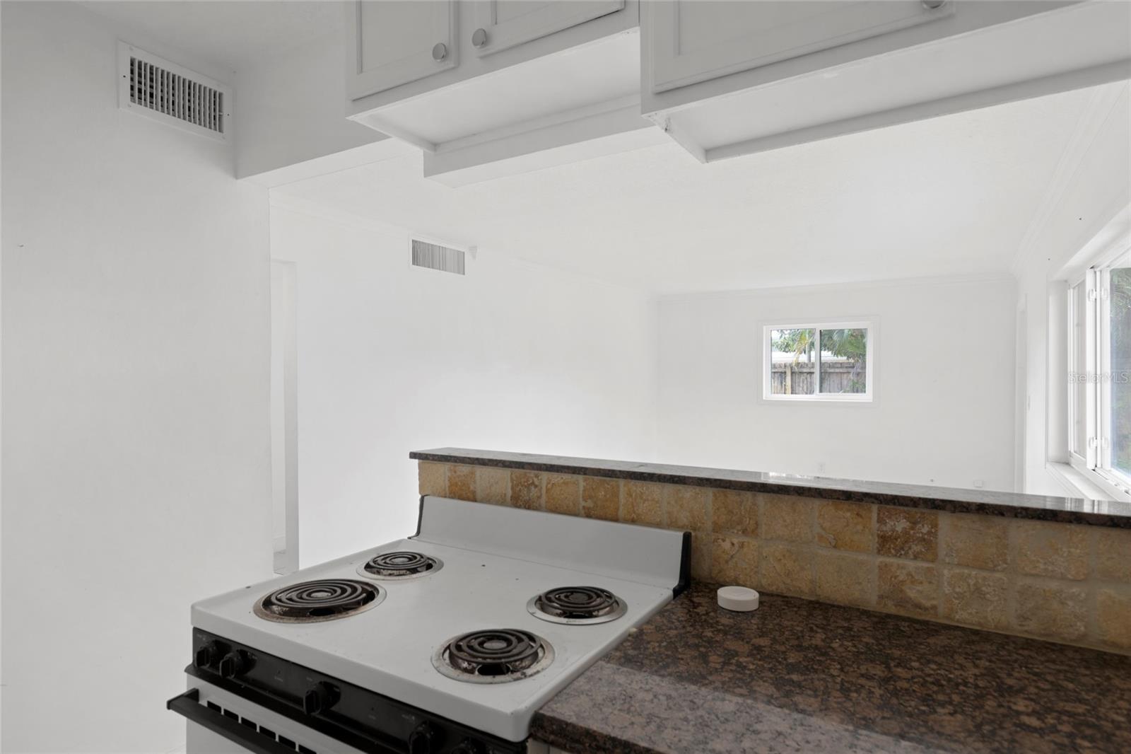 Image 12 of 21 For 817 Lighthouse Drive Unit A