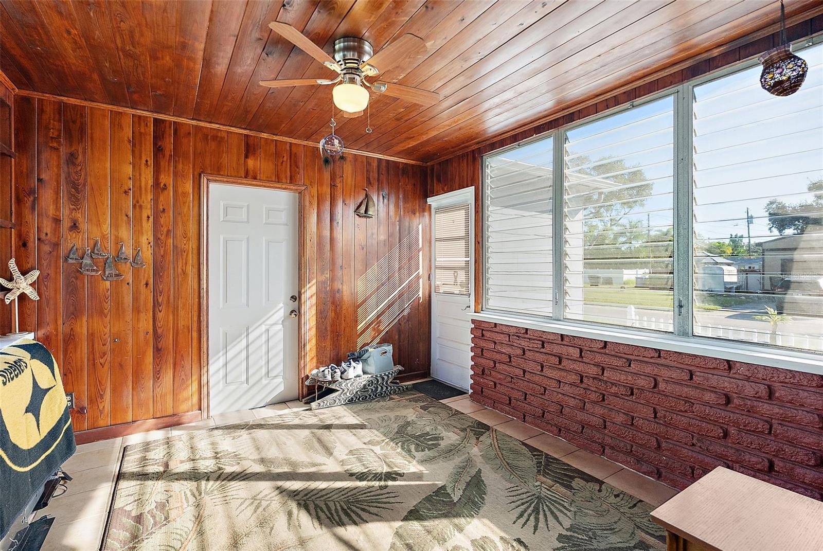 Image 17 of 28 For 1301 56th Avenue N