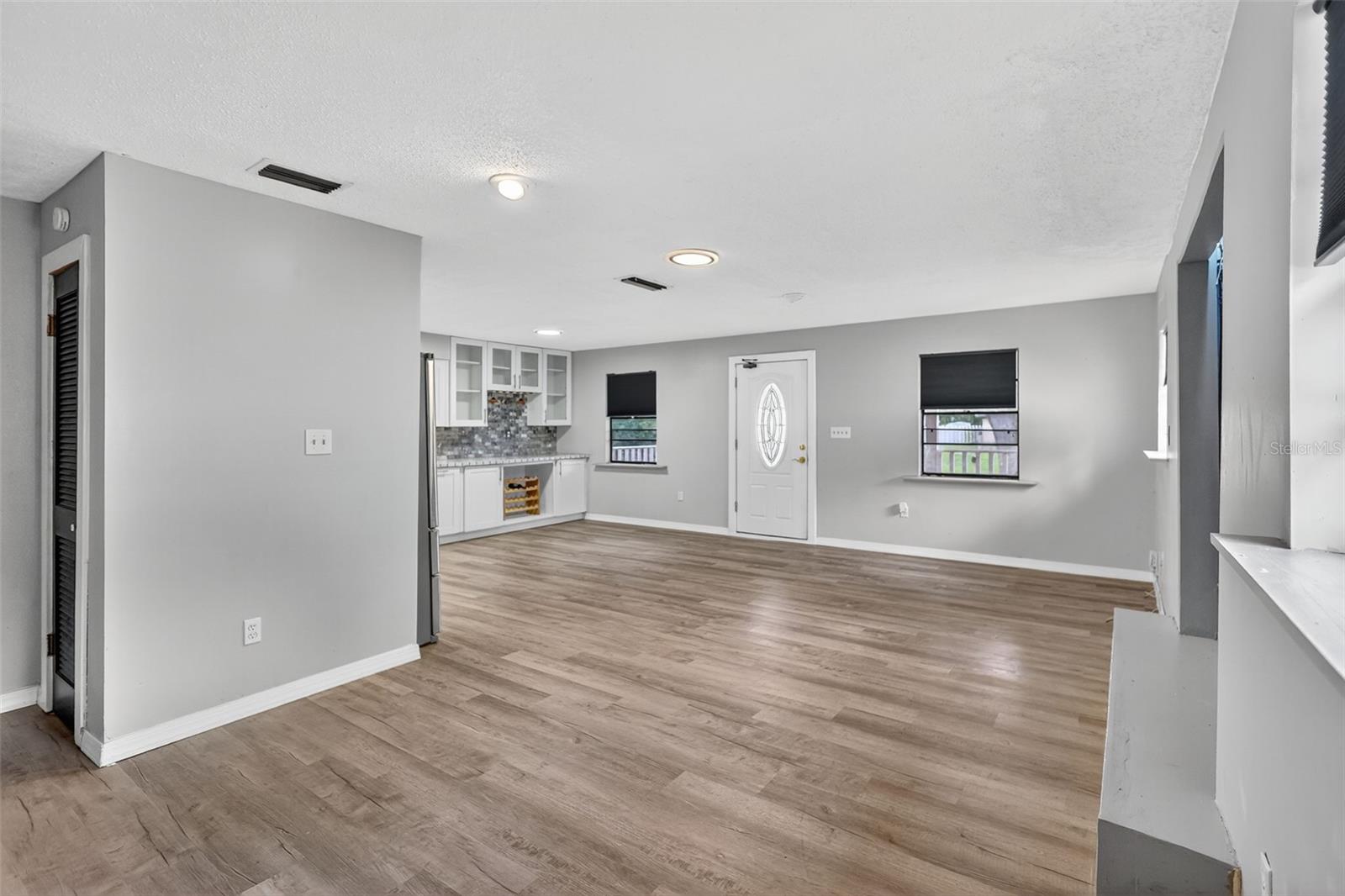 Image 11 of 32 For 6220 Thorpe Street