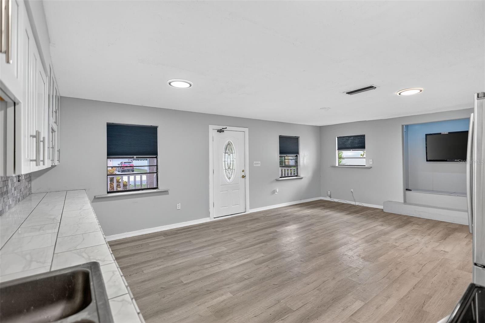 Image 14 of 32 For 6220 Thorpe Street
