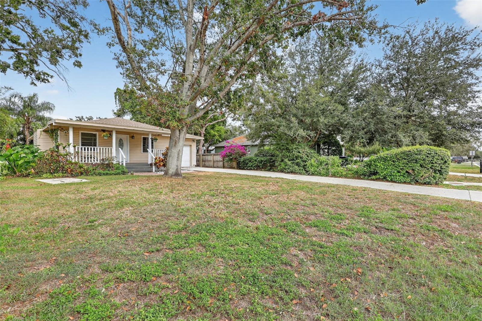Image 2 of 32 For 6220 Thorpe Street