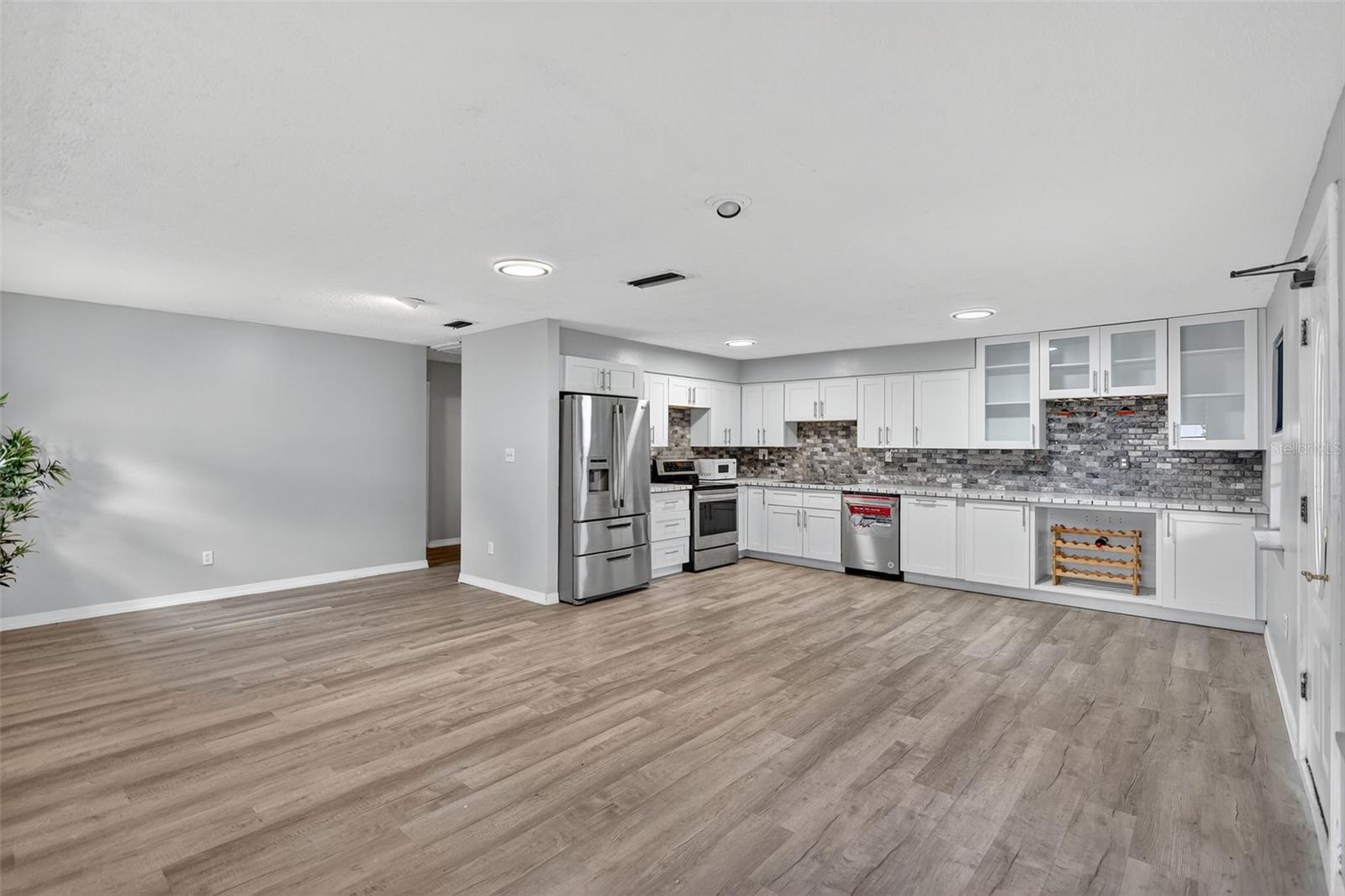 Image 8 of 32 For 6220 Thorpe Street