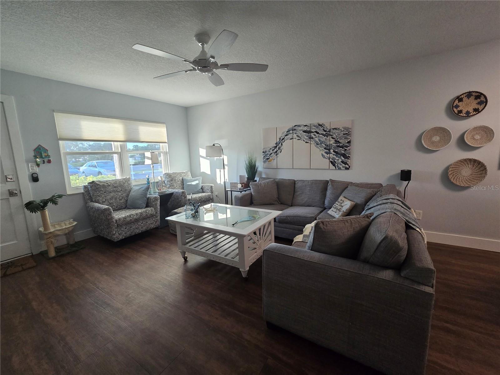 Image 10 of 33 For 211 Pasadena Avenue N 107