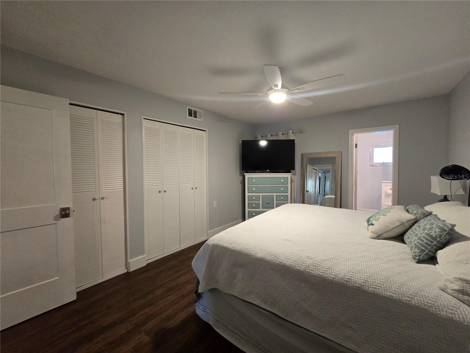 Image 16 of 33 For 211 Pasadena Avenue N 107