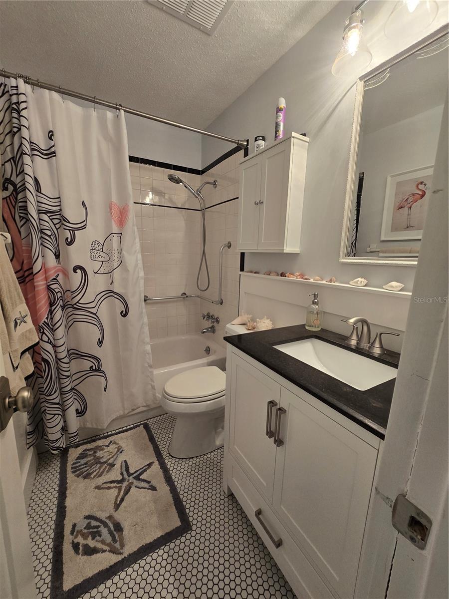 Image 19 of 33 For 211 Pasadena Avenue N 107