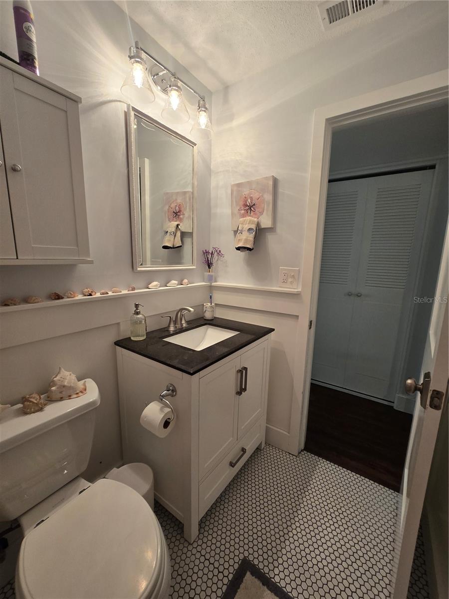 Image 21 of 33 For 211 Pasadena Avenue N 107