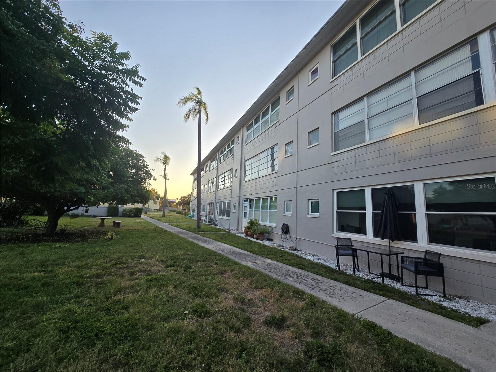 Image 24 of 33 For 211 Pasadena Avenue N 107