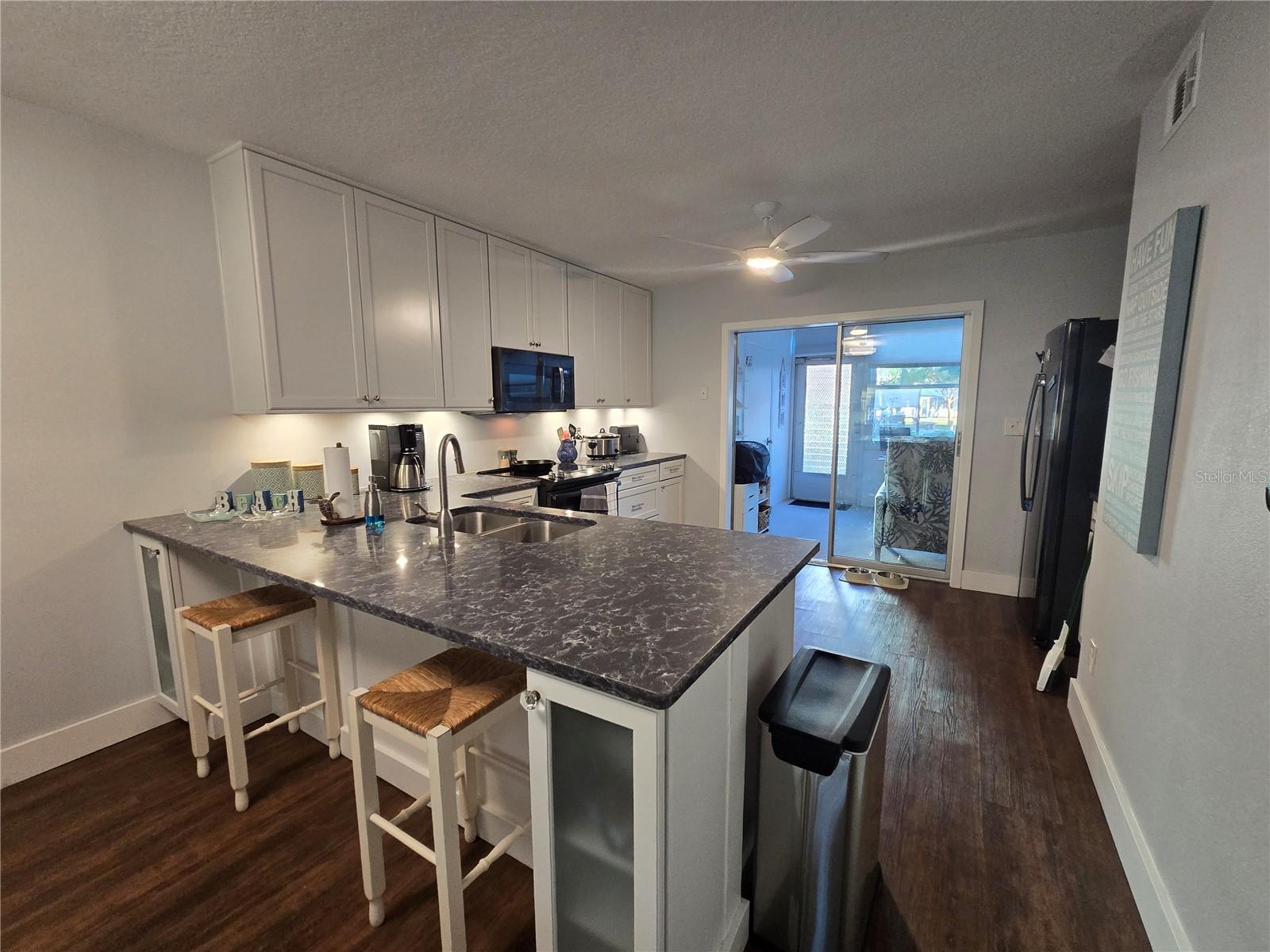 Image 5 of 33 For 211 Pasadena Avenue N 107