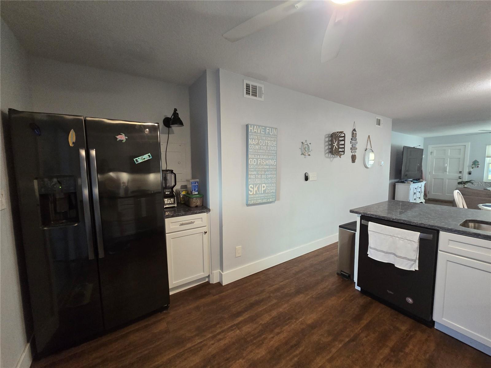 Image 6 of 33 For 211 Pasadena Avenue N 107