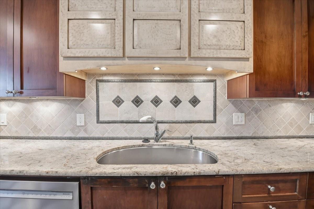 Image 16 of 62 For 2713 Chambray Lane
