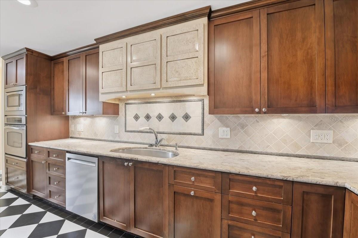 Image 18 of 62 For 2713 Chambray Lane