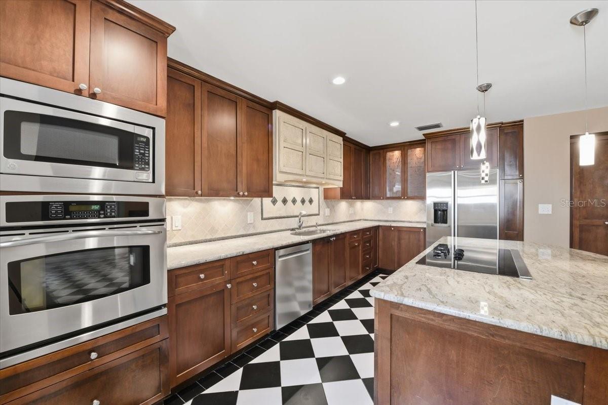 Image 21 of 62 For 2713 Chambray Lane