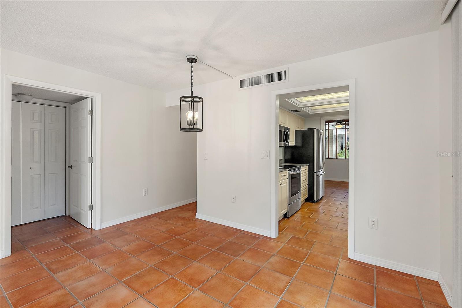 Image 10 of 30 For 1001 Pearce Drive 106