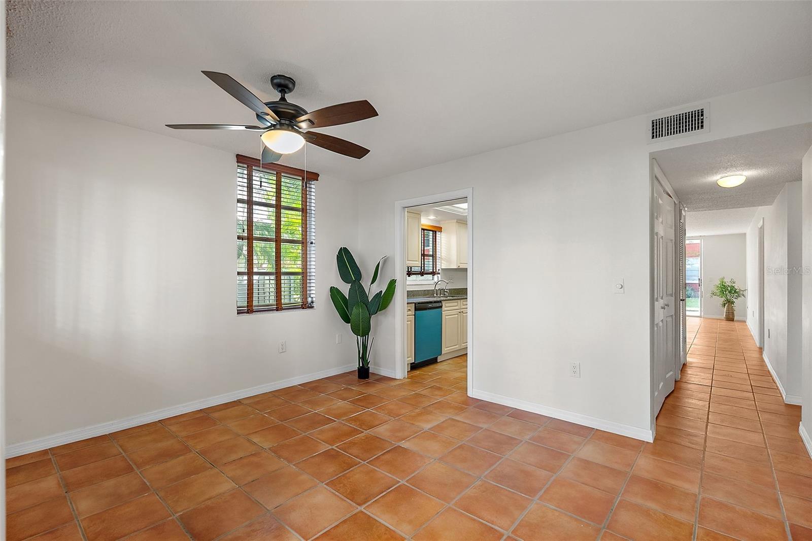 Image 4 of 30 For 1001 Pearce Drive 106