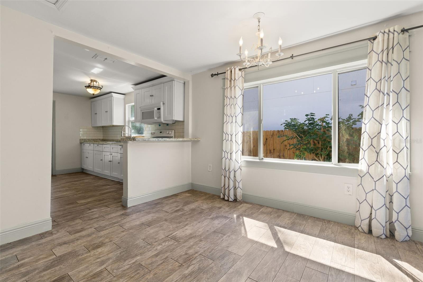Image 11 of 31 For 8507 Claonia Street