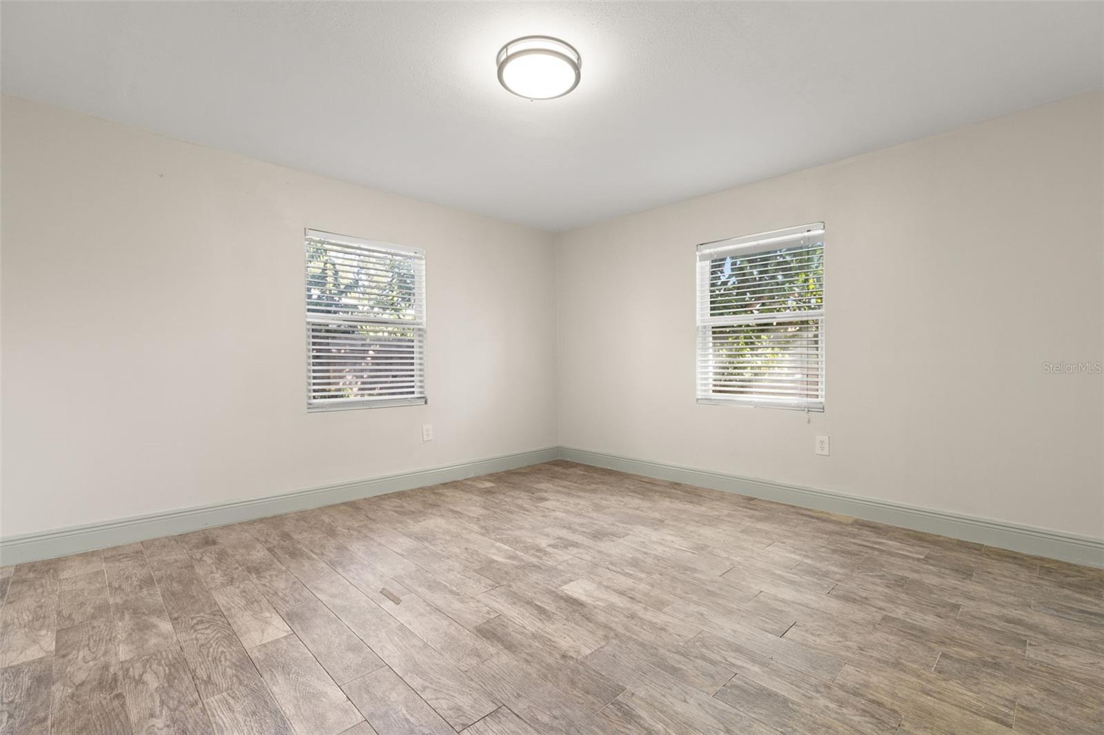 Image 16 of 31 For 8507 Claonia Street