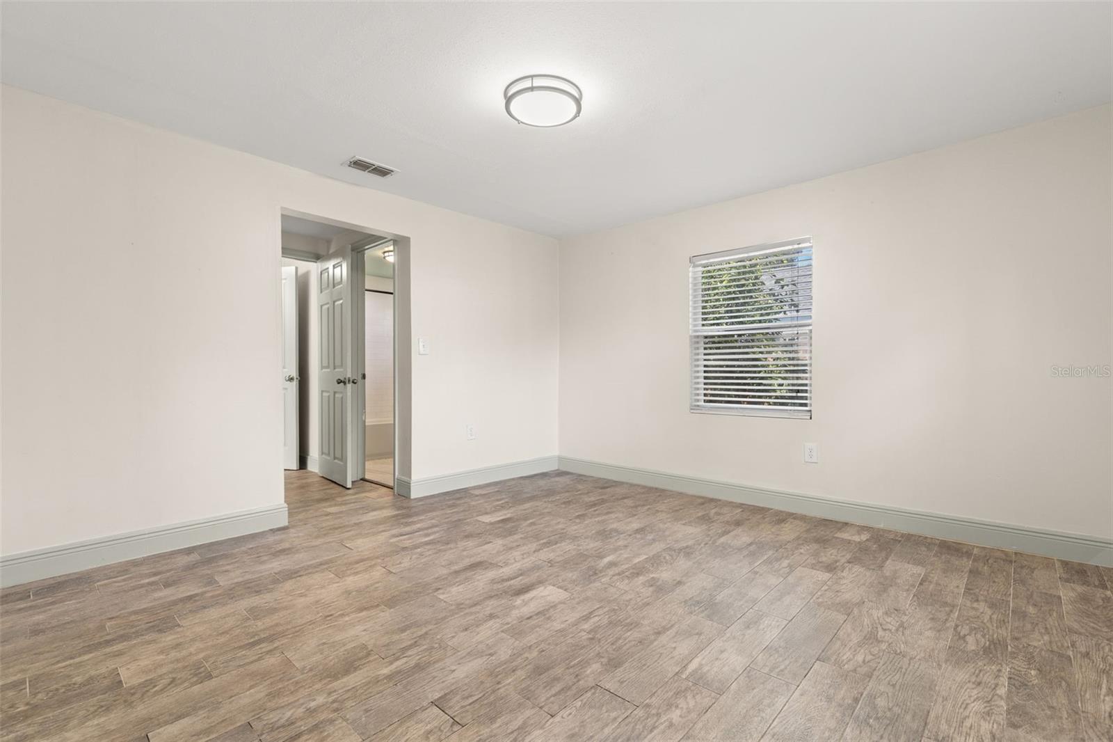 Image 17 of 31 For 8507 Claonia Street