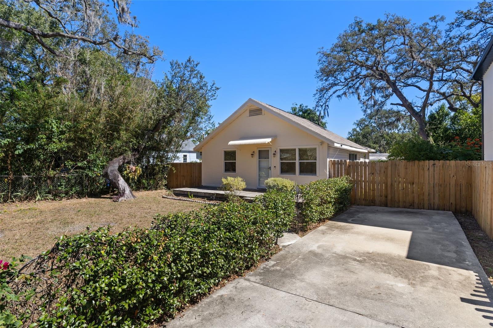 Image 2 of 31 For 8507 Claonia Street