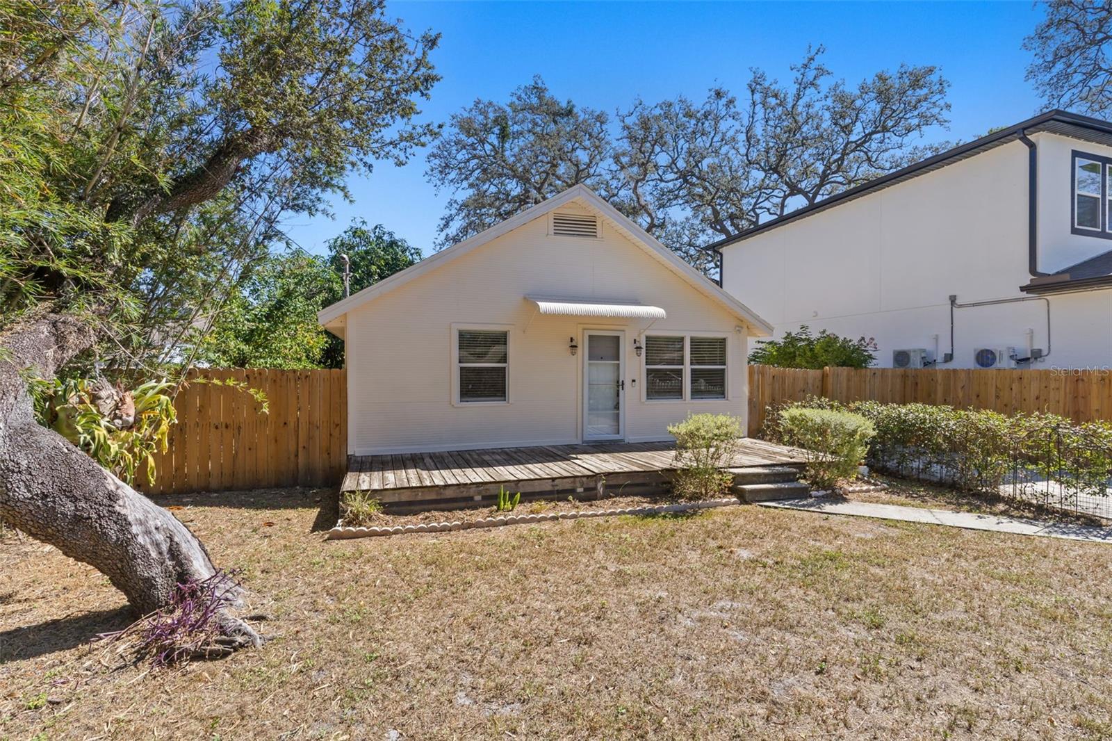 Image 3 of 31 For 8507 Claonia Street