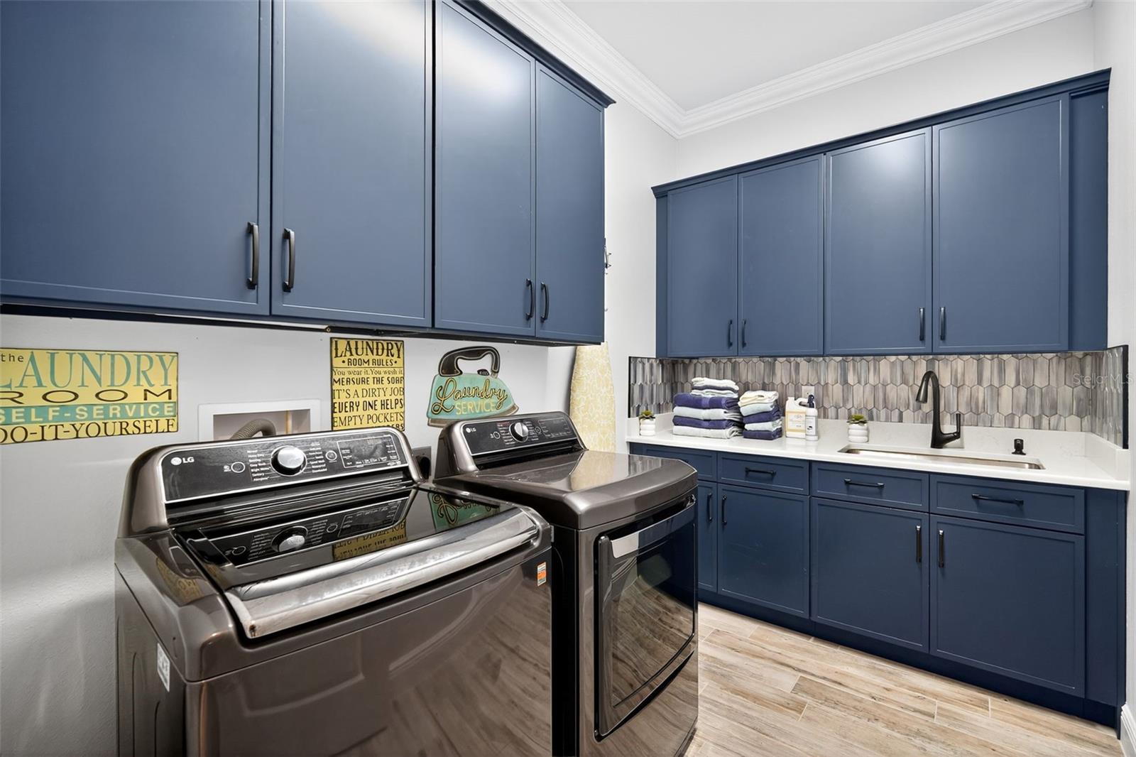 Listing photo id 13 for 7536 Ashbrooke Pine Loop