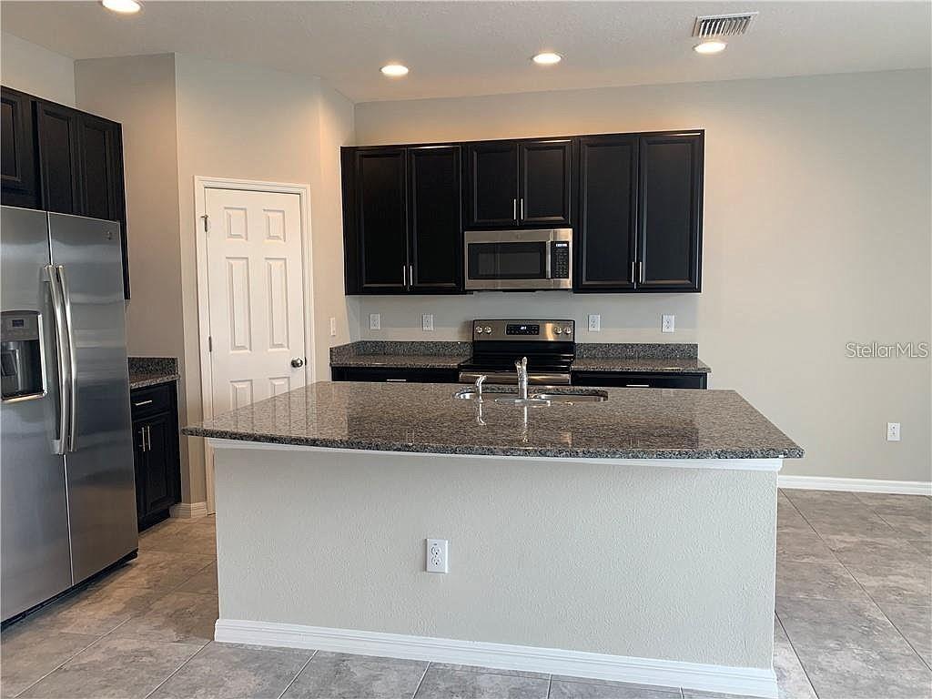 Image 4 of 11 For 7042 Grand Elm Drive