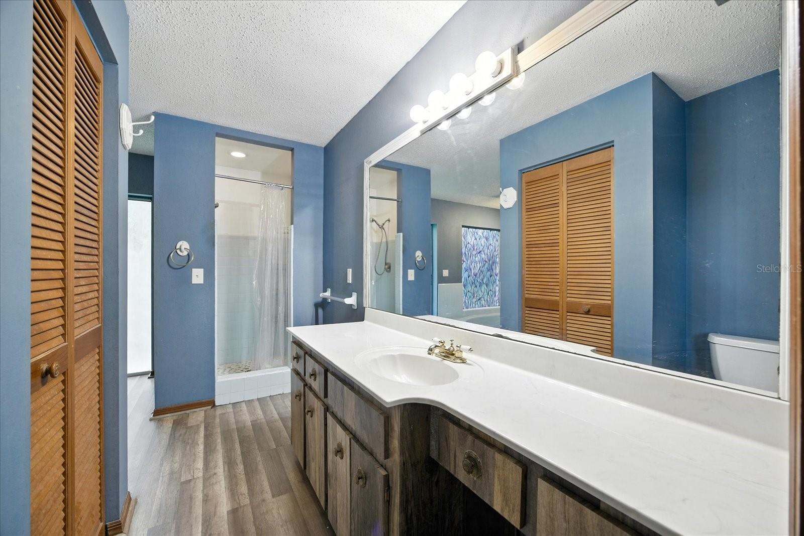 Image 12 of 25 For 4262 Centennial Avenue