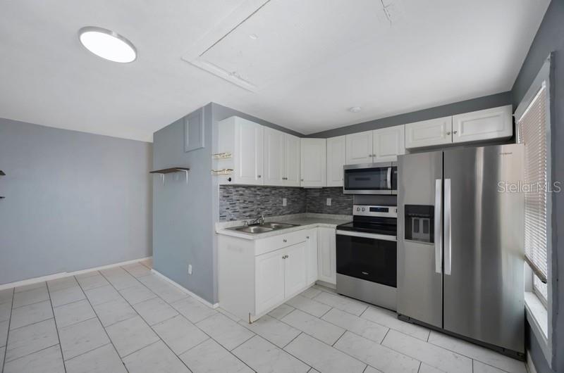 Image 2 of 13 For 826 14th Street South