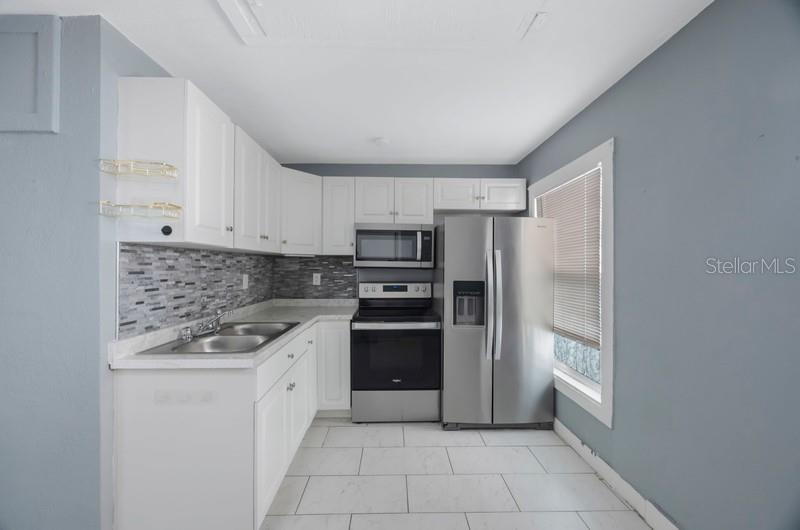 Image 3 of 13 For 826 14th Street South