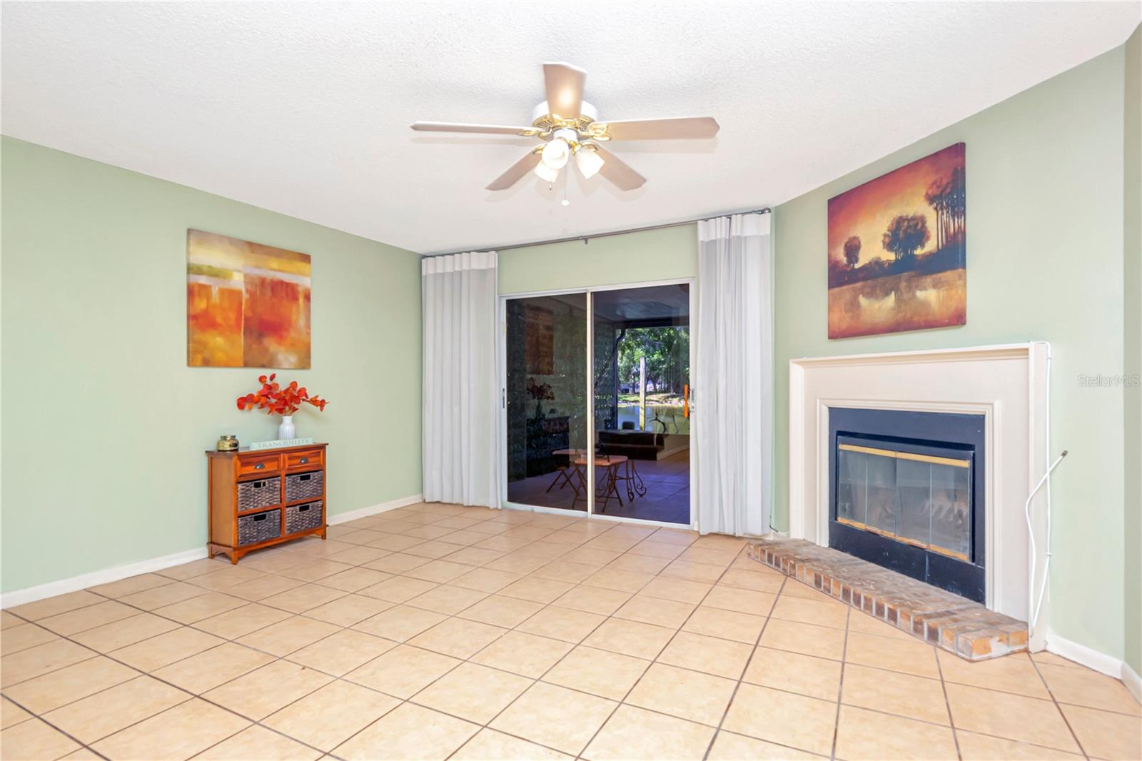 Image 10 of 25 For 16112 Rambling Vine Drive W