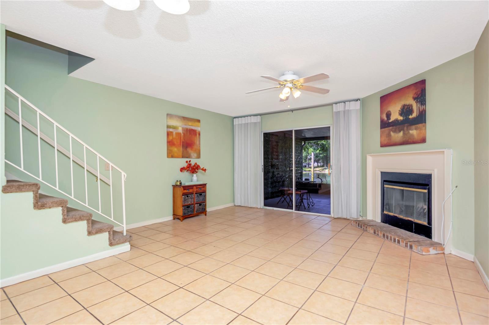 Image 5 of 25 For 16112 Rambling Vine Drive W