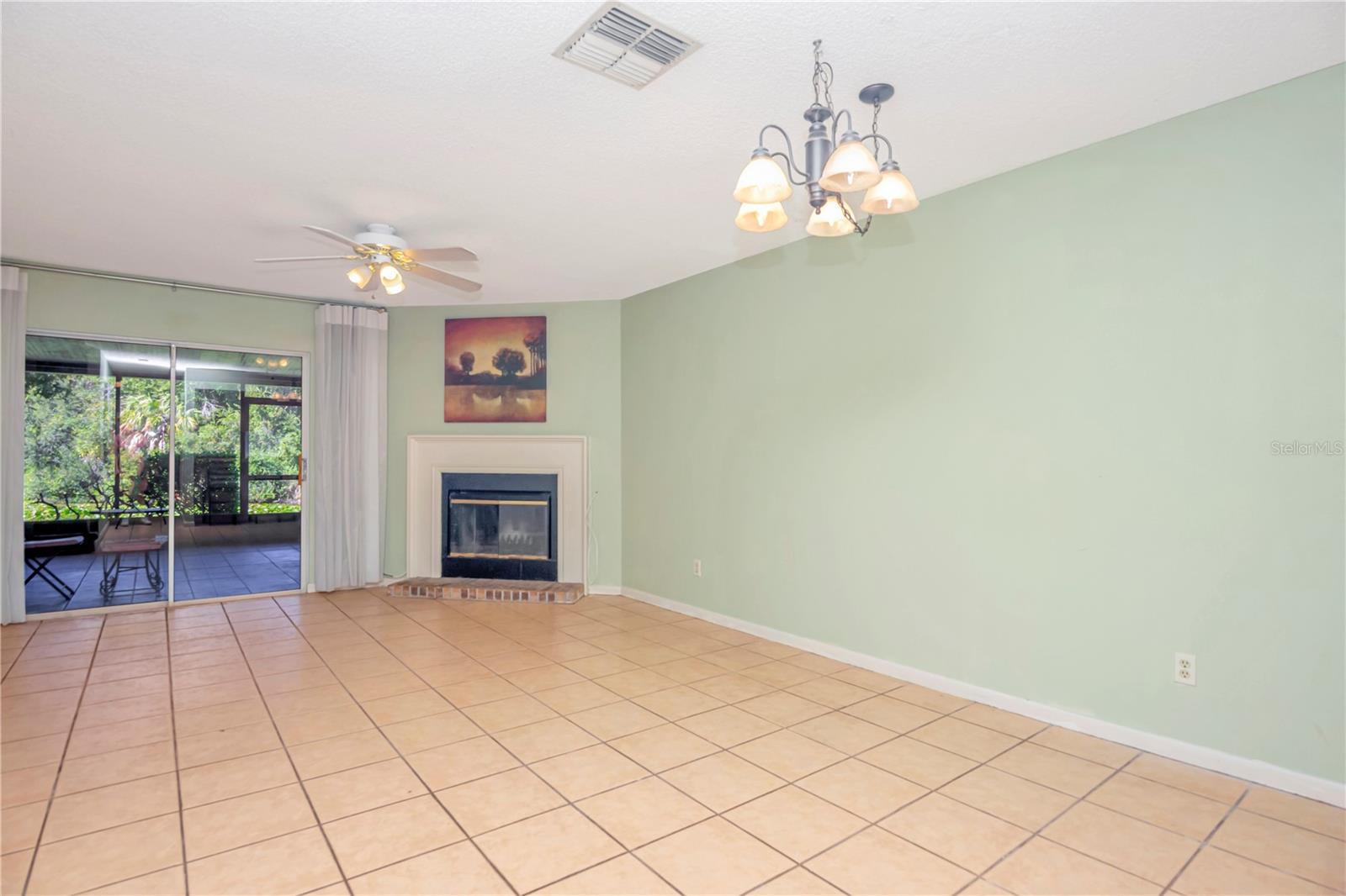 Image 9 of 25 For 16112 Rambling Vine Drive W